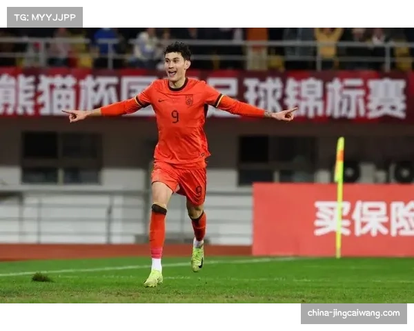 拜合拉木熊猫杯脚后跟破门 展现射手灵敏门前嗅觉